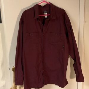 Patagonia Organic Cotton Button Down Shirt Men’s XL Burgundy Hiking Outdoor